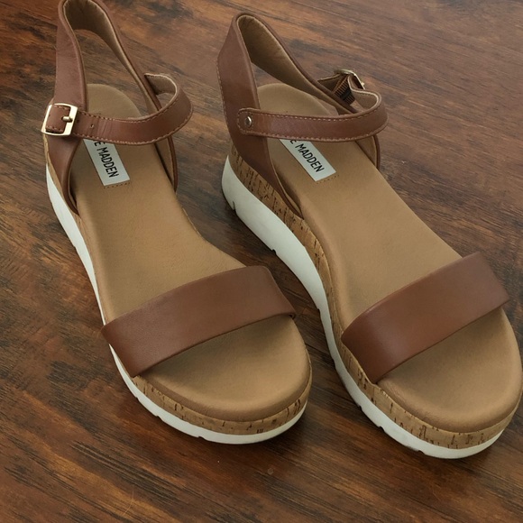 Steve Madden platform sandals - Picture 1 of 5